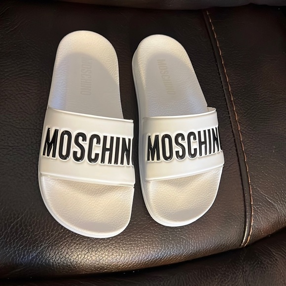 FINAL DROP/Sale!!  Moschino logo rubber slides NWB - Picture 5 of 9